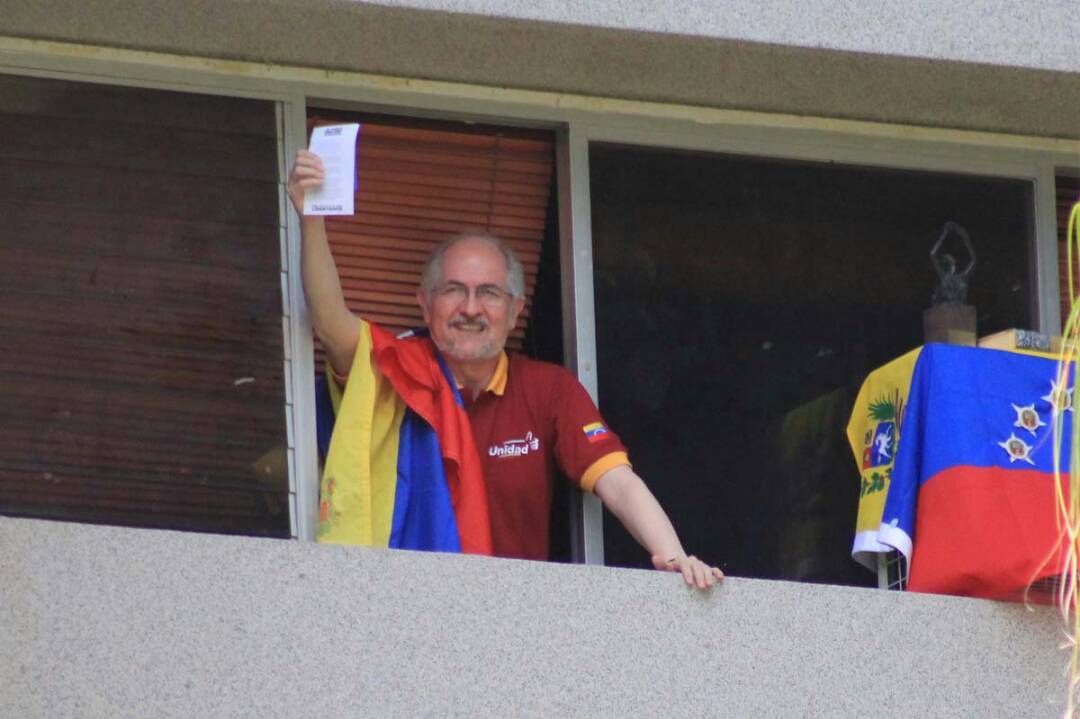 Ledezma también ejerció su derecho al voto en contra de la Constituyente Cubana (+video)