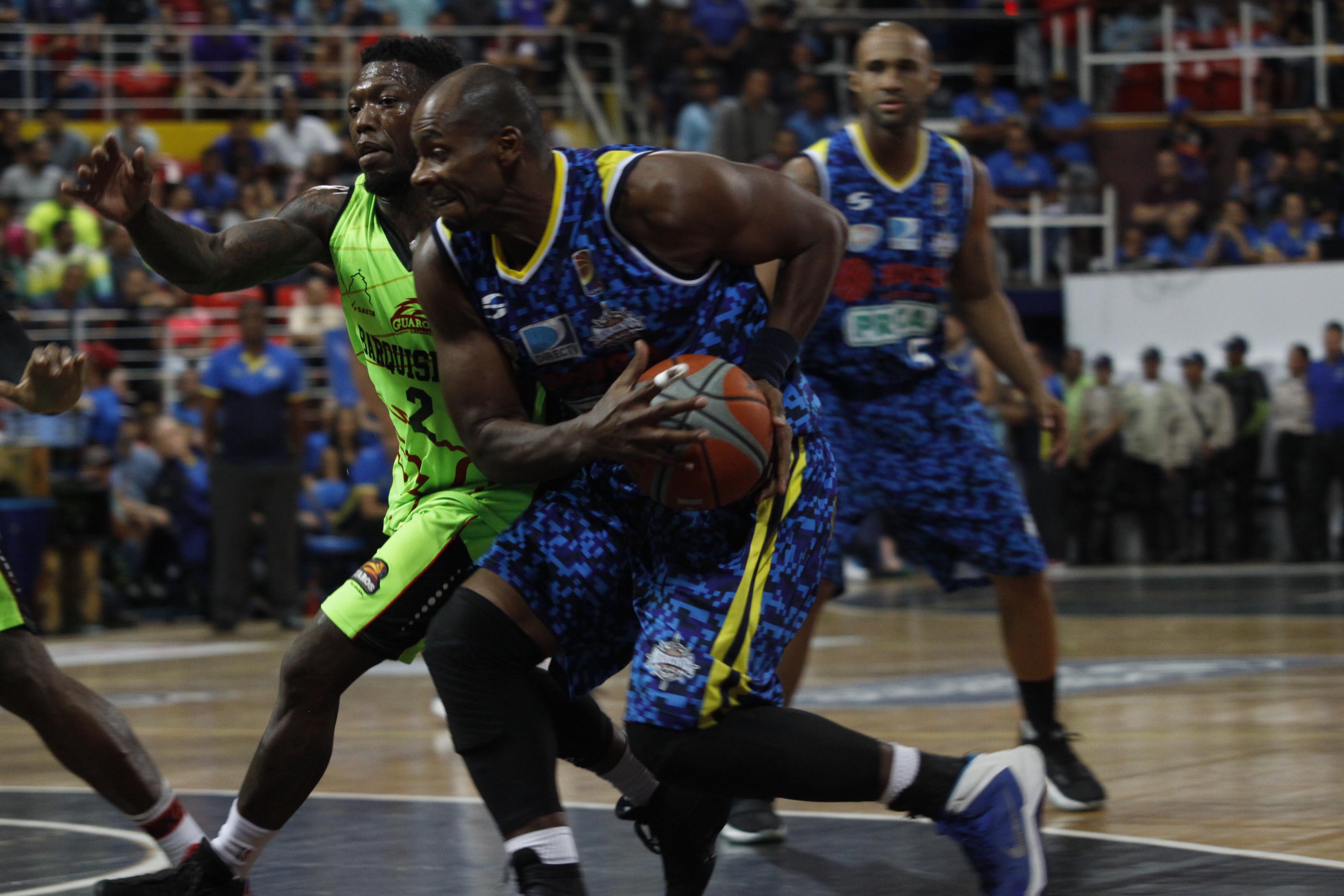 Marinos vence a Guaros y alarga la serie final de la LPB