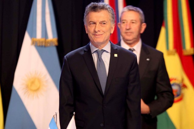 ARG06. MENDOZA (ARGENTINA), 21/07/2017.- El presidente de Argentina, Mauricio Macri, asiste a la inauguración de la cumbre semestral de jefes de Estado del Mercado Común del Sur (Mercosur) hoy, viernes 21 de julio de 2017, en Mendoza (Argentina). Los jefes de Estado del Mercado Común del Sur (Mercosur) dieron hoy comienzo en la ciudad argentina de Mendoza (oeste) a la cumbre semestral del bloque después de un año y medio sin citas presidenciales. EFE/Alberto Ortiz