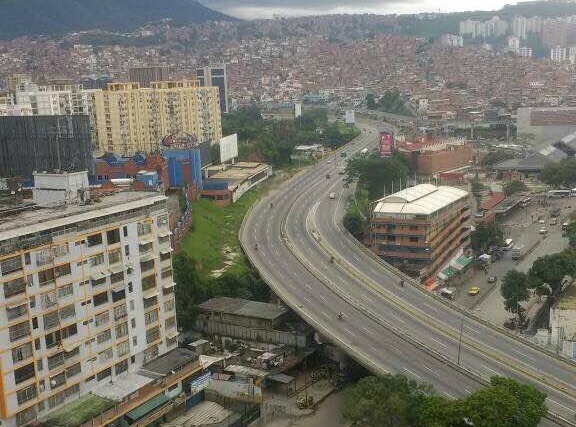 Foto: Así se ve la autopista Francisco Fajardo a la altura de Petare / Cortesía 