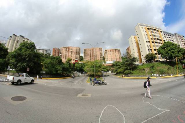 Foto: Los vecinos de El Cafetal montaron barricadas durante el Paro Nacional  / Foto Regulo Goméz LaPatilla.com