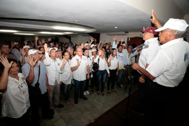 El secretario general municipal de AD, Jorge Antonio Martínez, y el secretario de organización, José Dimas, juramentaron al comité con miras al 16J. Foto: Nota de prensa