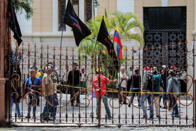 El asalto a la AN en imágenes. Foto: Régulo Gómez / LaPatilla.com