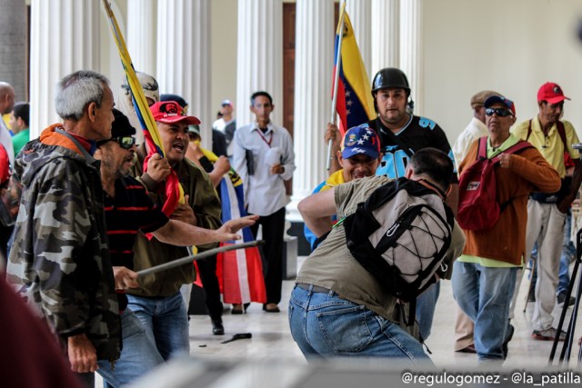 El asalto a la AN en imágenes. Foto: Régulo Gómez / LaPatilla.com