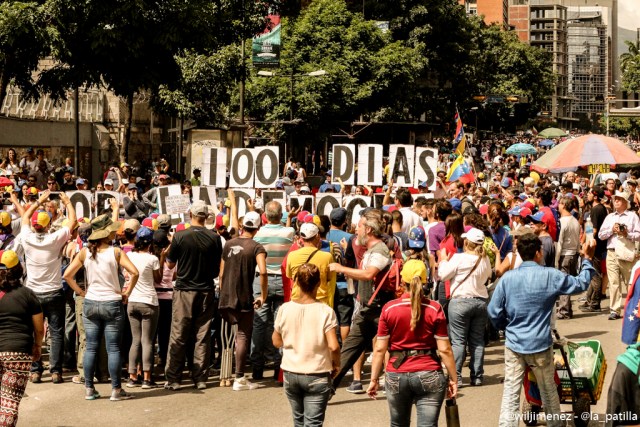 Lo que usted no vio de la concentración por los 100 días de resistencia. Fotos: LaPatilla.com