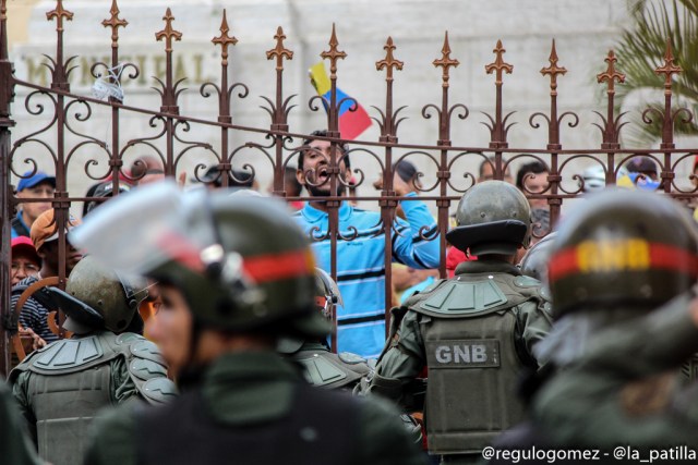 Golpes, robos y amenazas con armas: La odisea que vivieron los secuestrados de la AN. Foto: Régulo Gómez / LaPatilla.com