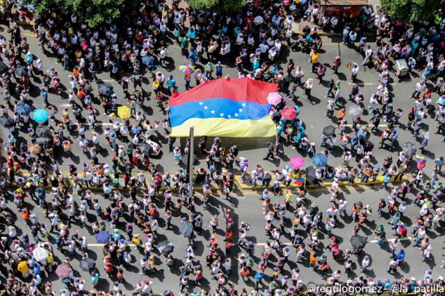 Lo que usted no vio de la concentración por los 100 días de resistencia. Fotos: LaPatilla.com