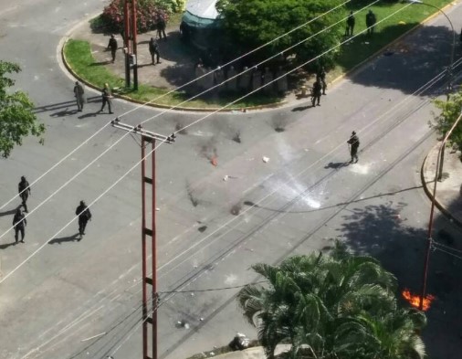 Imagen de la represión de este martes 18 de julio en el sector La Granja. Foto: Tomada de Twitter.