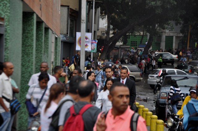 Los ciudadanos se quedaron a pie este miércoles (Foto archivo News Report)