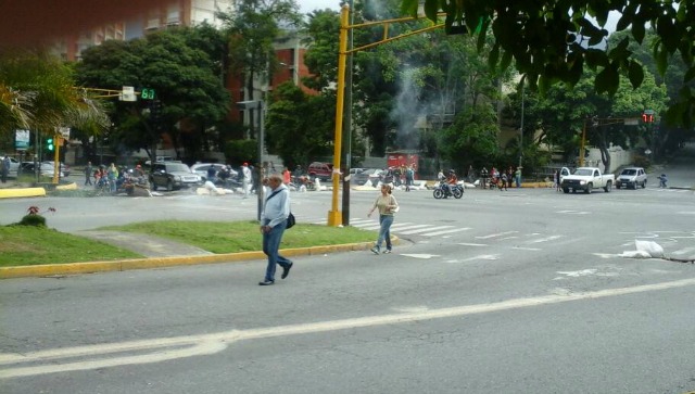 Foto: Desde temprano montaron barricadas en Santa Paula / Cortesía 