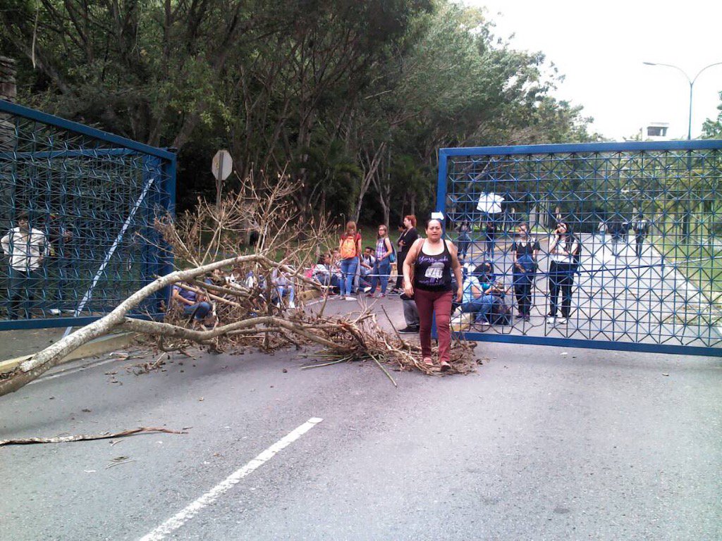 Estudiantes realizan trancazo en la USM #10Jul