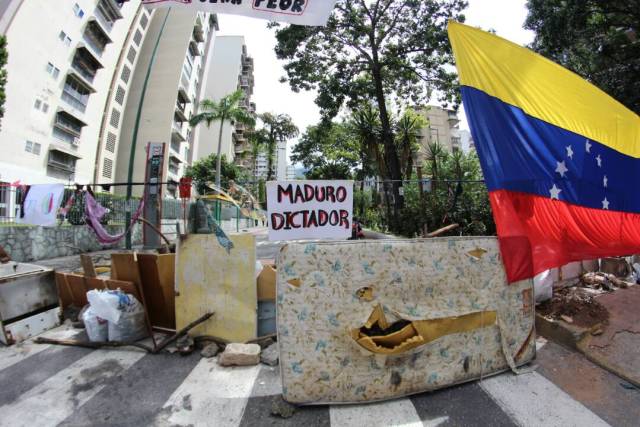 Paro en la avenida Sanz el Marquez / Foto: Régulo Gómez