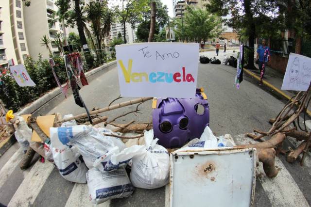 Paro en la avenida Sanz el Marquez / Foto: Régulo Gómez