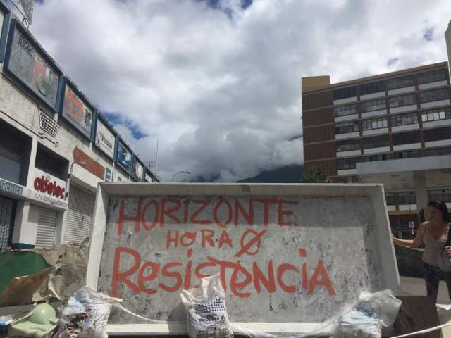 Paro en la avenida Sanz el Marquez / Foto: Régulo Gómez