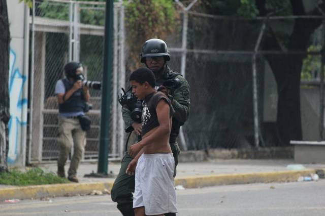 Detenidos en Bello Campo este #27Jul tras represión de la GNB / Foto: Régulo Gómez