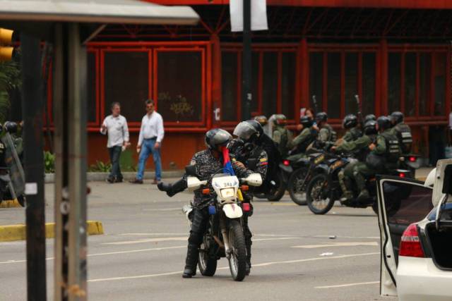 PNB arremetió contra manifestantes en Altamira (Foto: Will Jiménez / LaPatilla)