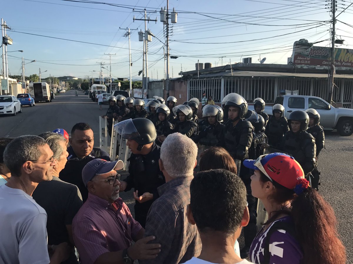 En Cojedes la policía intentó detener la consulta popular #16Jul