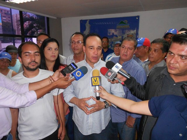 Frank Díaz, alcalde interino de Lechería, estado Anzoátegui // Foto vía EtiquetaCaribe.com.ve