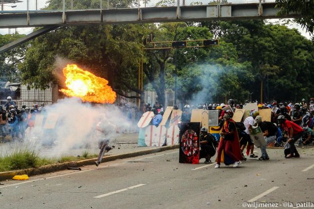 La marcha hacia el TSJ desde el inicio a la represión. Foto: Will Jiménez / LaPatilla.com