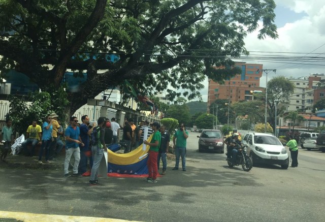 Pancartazo en Maracay este #10Jul // Foto @Borolaki 