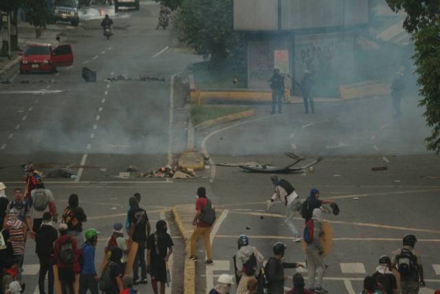 Represión brutal con detenidos en Chacao mientras Maduro transmitía cadena grabada. Foto: Will Jiménez / LaPatilla.com