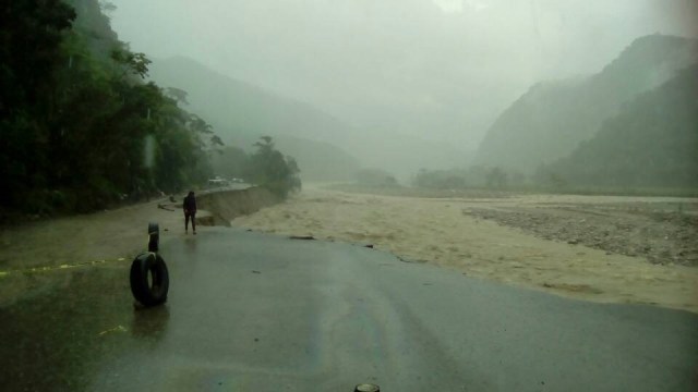 Cerrado el paso por la Troncal 5 en Táchira // Foto @galindojorgemij 