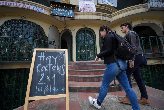 Abren un bar para sordos en Colombia. AFP STORY by Rodrigo ALMONACID