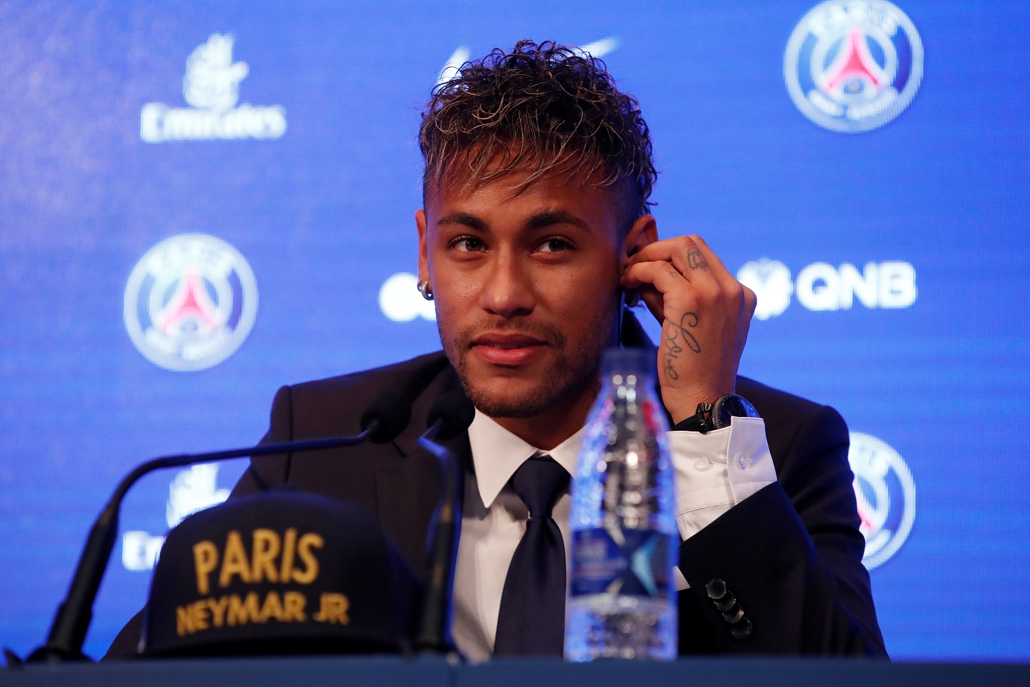 Neymar demanda al Barça ante la FIFA