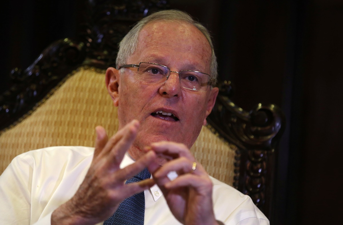 Kuczynski llama “dictador” a Maduro y le pide que deje el Gobierno de Venezuela