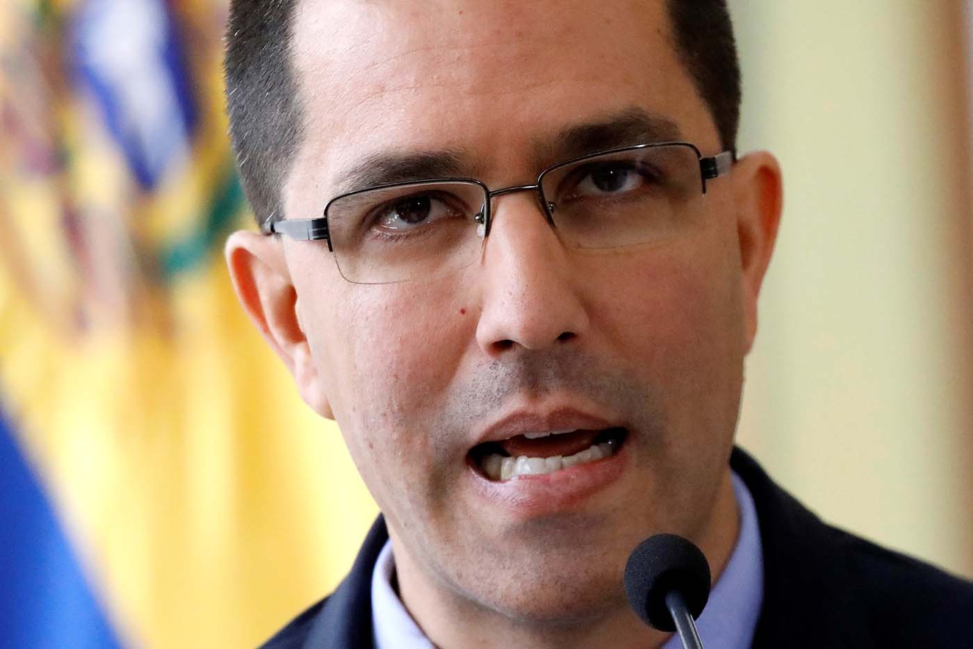 Arreaza tildó de “ficción” la denuncia de Duque sobre una eventual compra de misiles a Irán