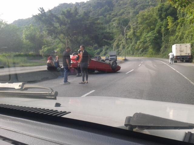 Accidente de tránsito en Maracay dejó dos personas fallecidas y una herida