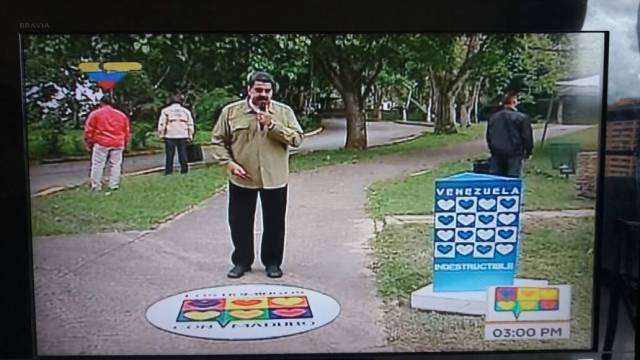 Nicolas Maduro, en su programa dominical, rodeado de guardaespaldas / captura