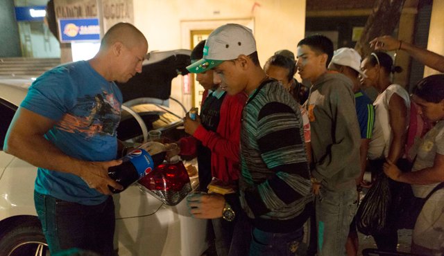 Ayuda a venezolanos en Colombia solo se dará en sitios autorizados