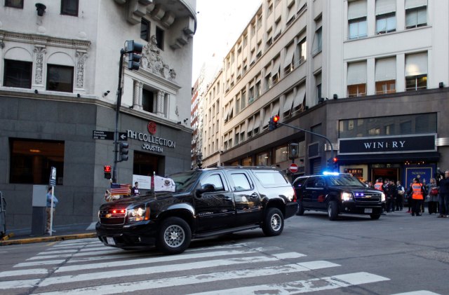 El carro que transportó a Mike Pence en Argentina (foto Reuters)