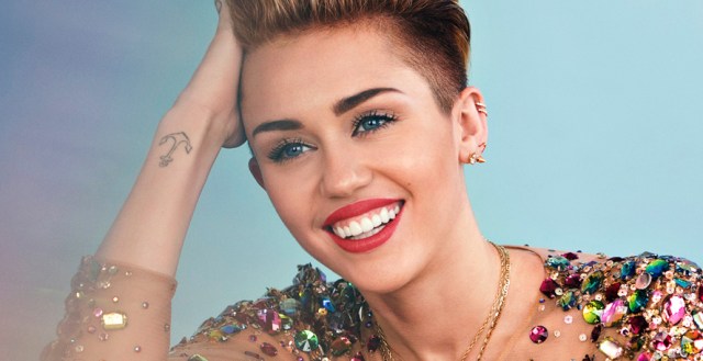 miley-cyrus-sonrisa-createastyle2015