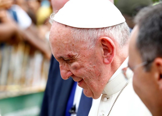 Pope Francis shows a bruise around his left eye and eyebrow caused by an accidental hit against the popemobile's window glass while visiting the old sector of Cartagena, Colombia, September 10, 2017. REUTERS/Stefano Rellandini