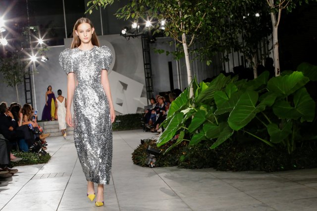 Colección Primavera-Verano 2018 de Carolina Herrera, presentada en la Semana de la Moda de Nueva York.  REUTERS/Eduardo Munoz