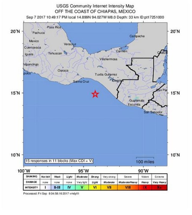 TEM01. CHIAPAS (MÉXICO), 07/09/2017.- Fotografía cedida por el Servicio Geológico de los Estados Unidos que muestra un mapa de intensidad que muestra la ubicación de un terremoto de magnitud 8.0 que impactó a una profundidad de 33 km a las 10:49 pm hora local frente a la costa de Tres Picos, México hoy, jueves 07 de septiembre de 2017. Hasta ahora no hay reportes de daños o víctimas, pero la sacudida provocó cortes de energía en la capital, donde se escuchó la alerta sísmica, y de inmediato comenzaron a escucharse ambulancias. EFE/USGS / SOLO USO EDITORIAL/NO VENTAS