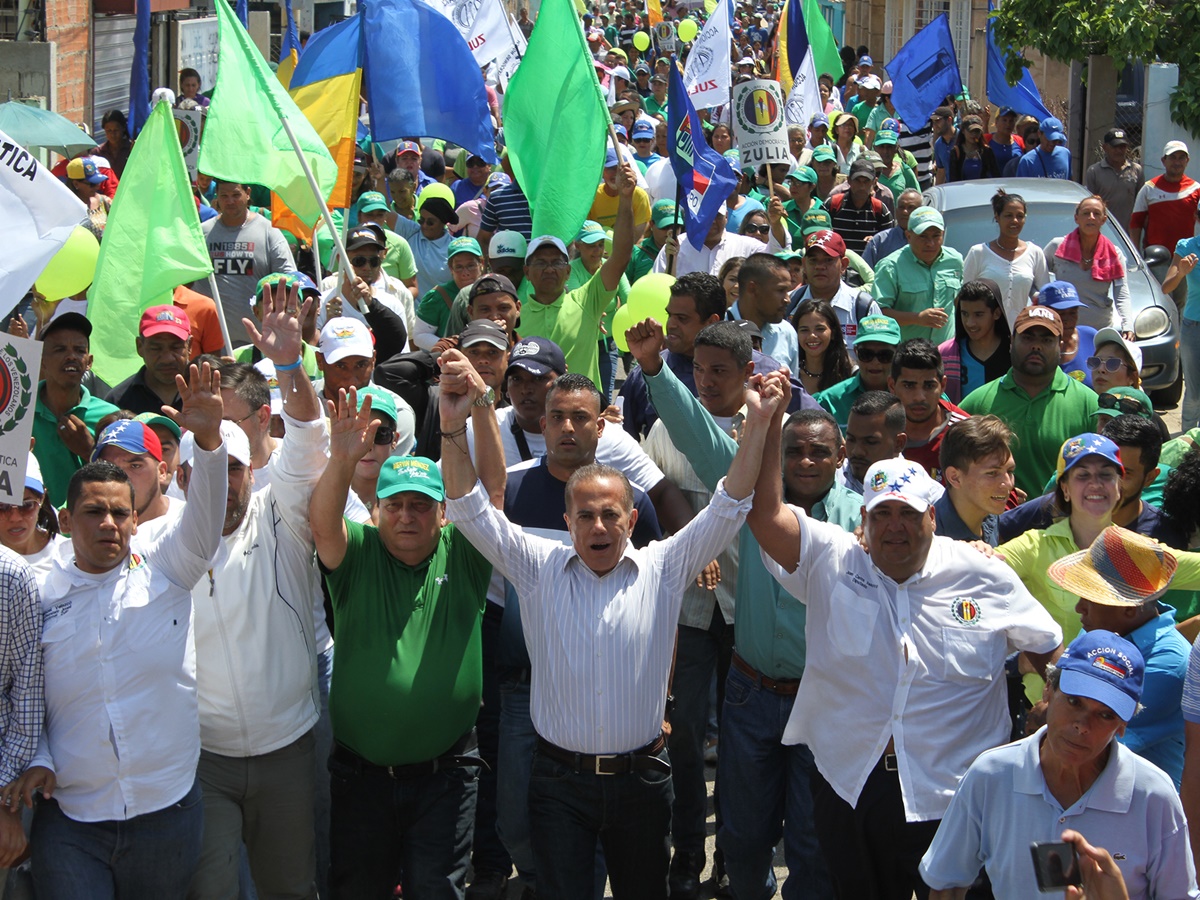 Contundente respaldo mostró el pueblo de Lagunillas a Manuel Rosales y candidatura de Eveling