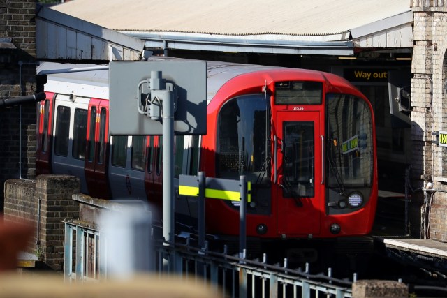 A London underground tube is held after an incident at Parsons Green station in London, Britain September 15, 2017. REUTERS/Hannah McKay