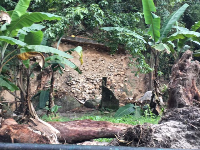 Río Las Mercedes, sector Romerito, desde una de las viviendas afectadas / Foto:  Vanessa Rodríguez