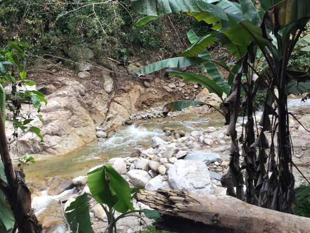 Río Las Mercedes, sector Romerito, desde una de las viviendas afectadas / Foto:  Vanessa Rodríguez