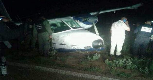 Avioneta arrolla a un motorizado y un policía al aterrizar de emergencia en aeropuerto de Falcón