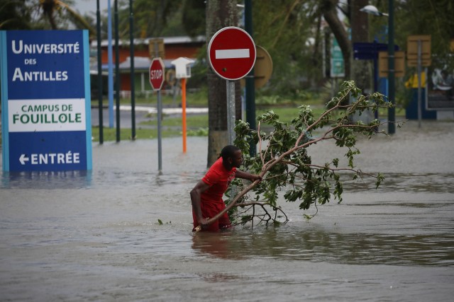 El huracán de categoría 5 se aproxima hoy a las Islas Vírgenes y Puerto Rico con "destructivos" vientos./REUTERS Andres Martinez Casares 