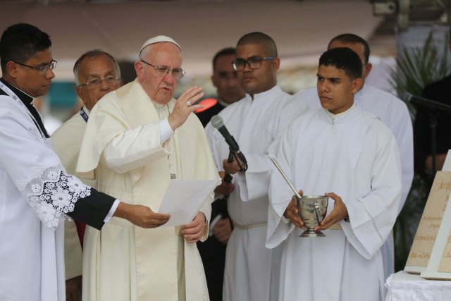 El papa Francisco durante la Misa en Cartagena (Foto Reuters)