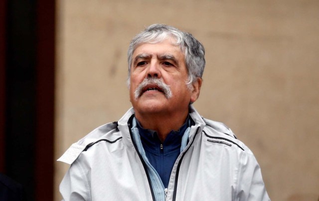 Former Planning Minister Julio De Vido arrives to the federal justice building where former Argentine President Cristina Fernandez de Kirchner attended court, in Buenos Aires, Argentina April 13, 2016. Picture taken April 13, 2016. REUTERS/Marcos Brindicci