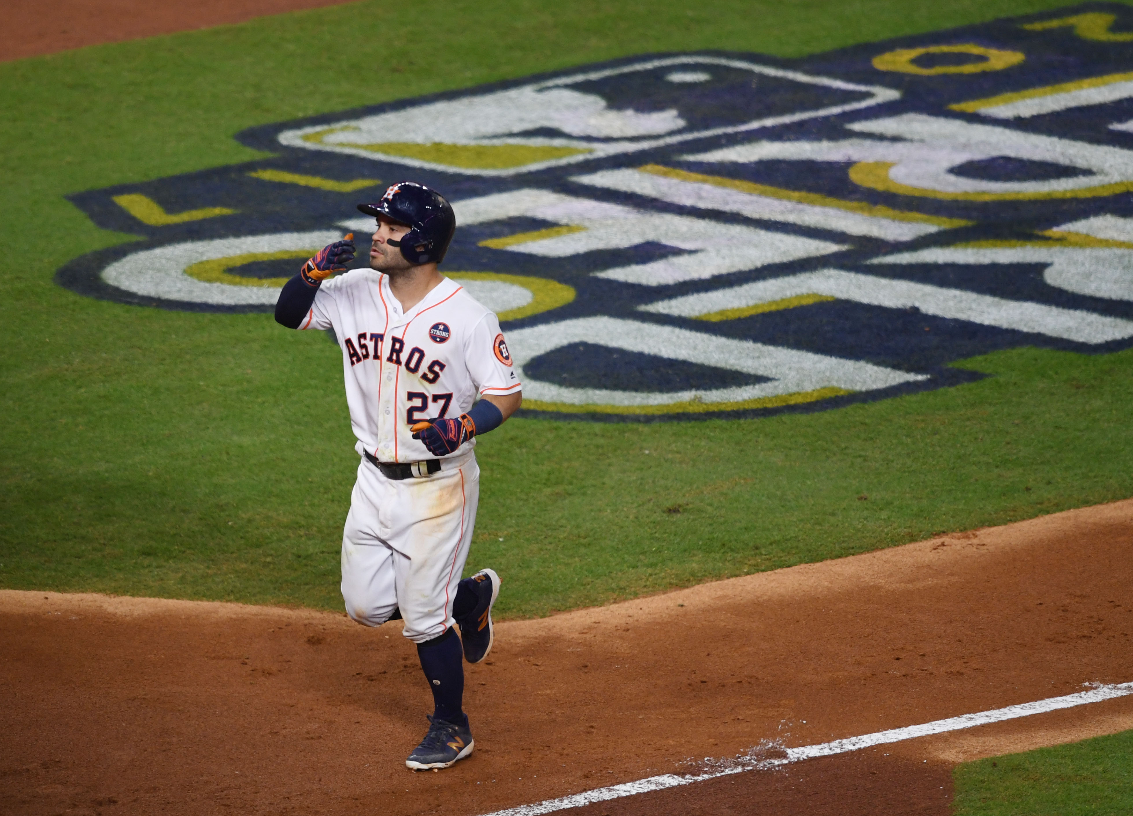 Entrevista: José Altuve brilló en el Juego 5 de la Serie Mundial