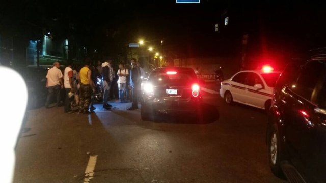 El civil recibió un impacto de fusil en la cabeza (Foto: @RCamachoVzla)