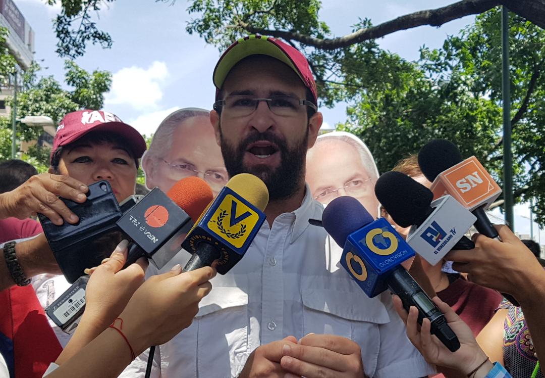 Brian Fincheltub: El gobierno pretendía chantajear al pueblo con enseres y ahora es con bolsas de comida