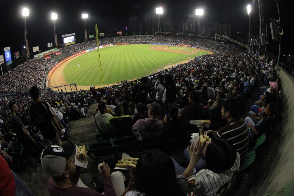 ¿De verdad hay condiciones para jugar béisbol en Venezuela?